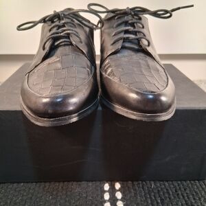 Tahari Black Textured Flats